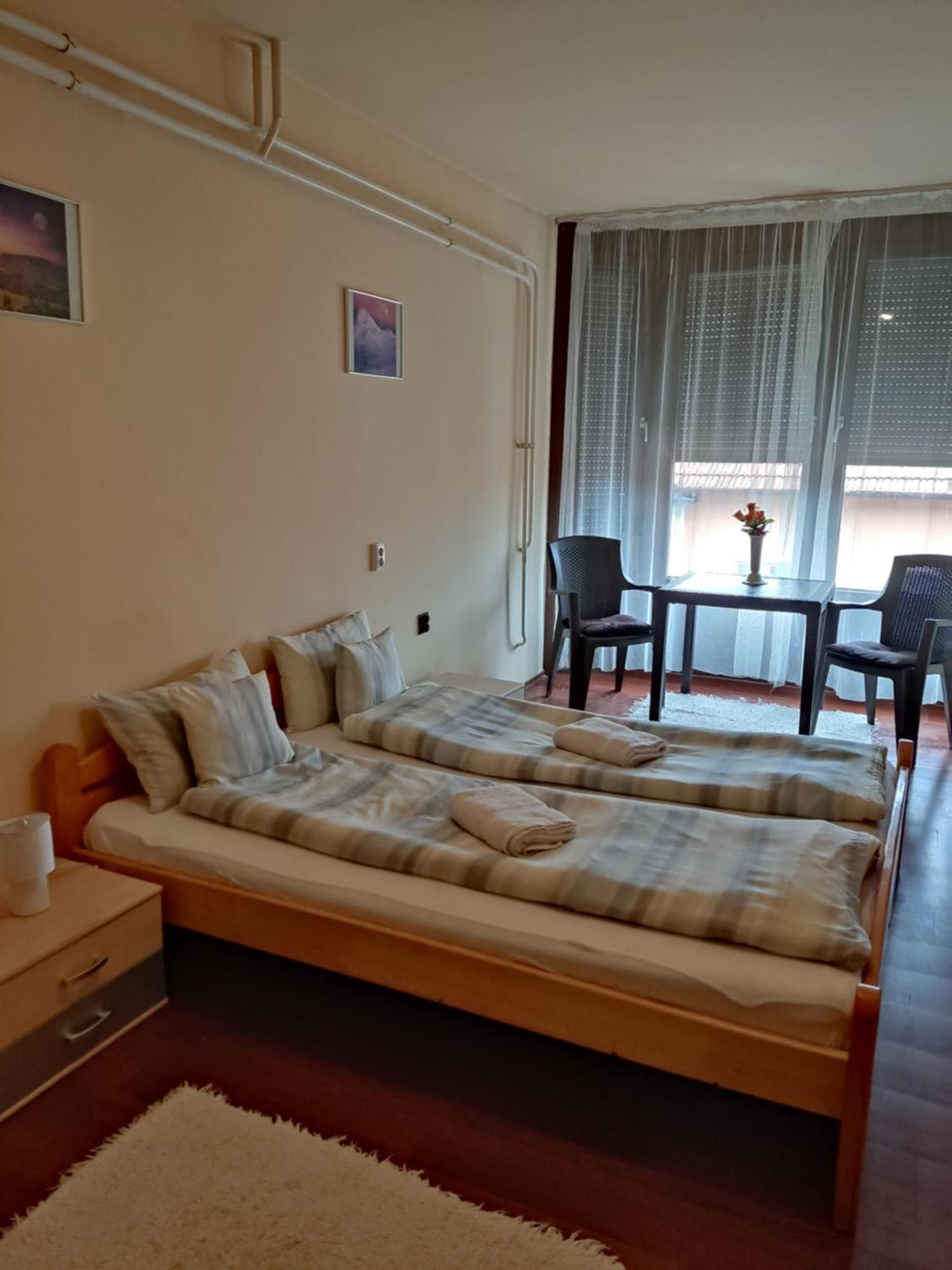 Buebaj Vendeghaz Hotel Eger Room photo