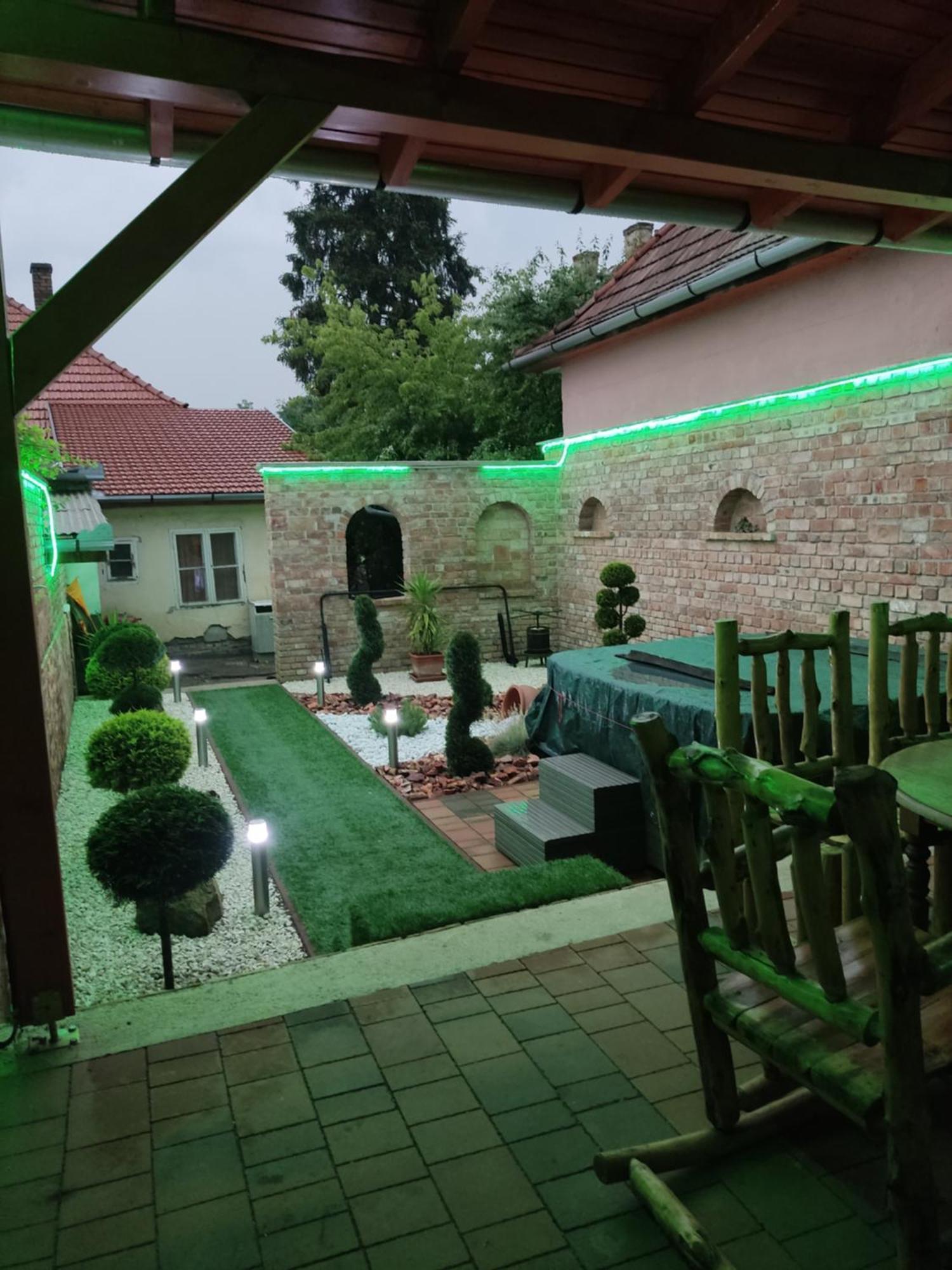 Buebaj Vendeghaz Hotel Eger Exterior photo